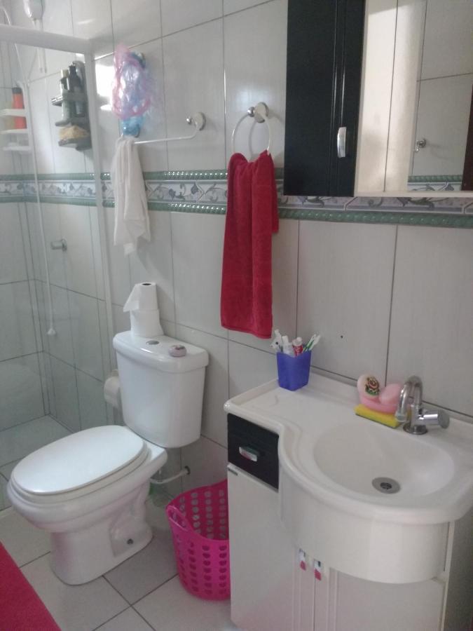 Um Quarto Em Casa Agradavel Pereque Bagian luar foto